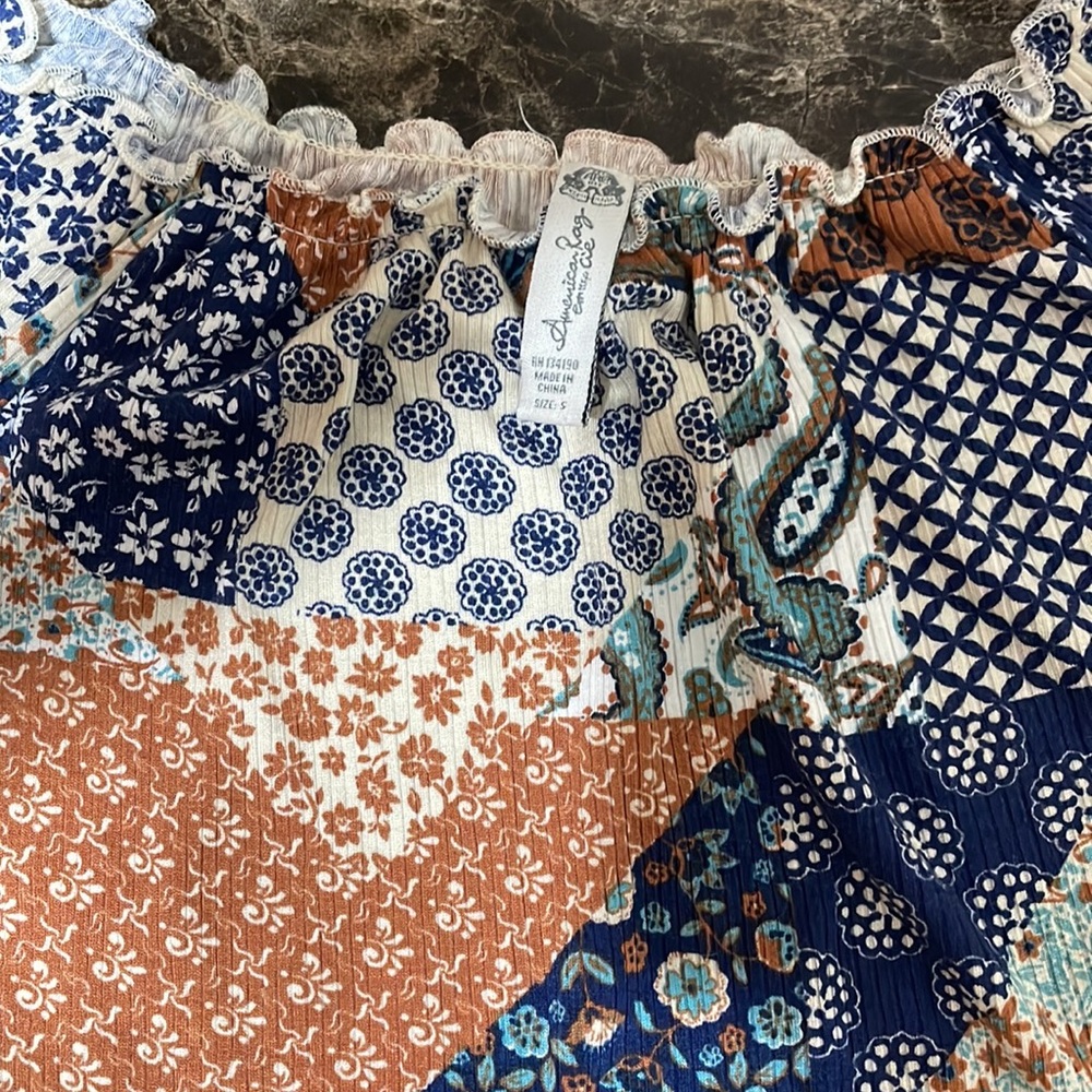 American Rag Fitted Top Size: S - Picture 2 of 2